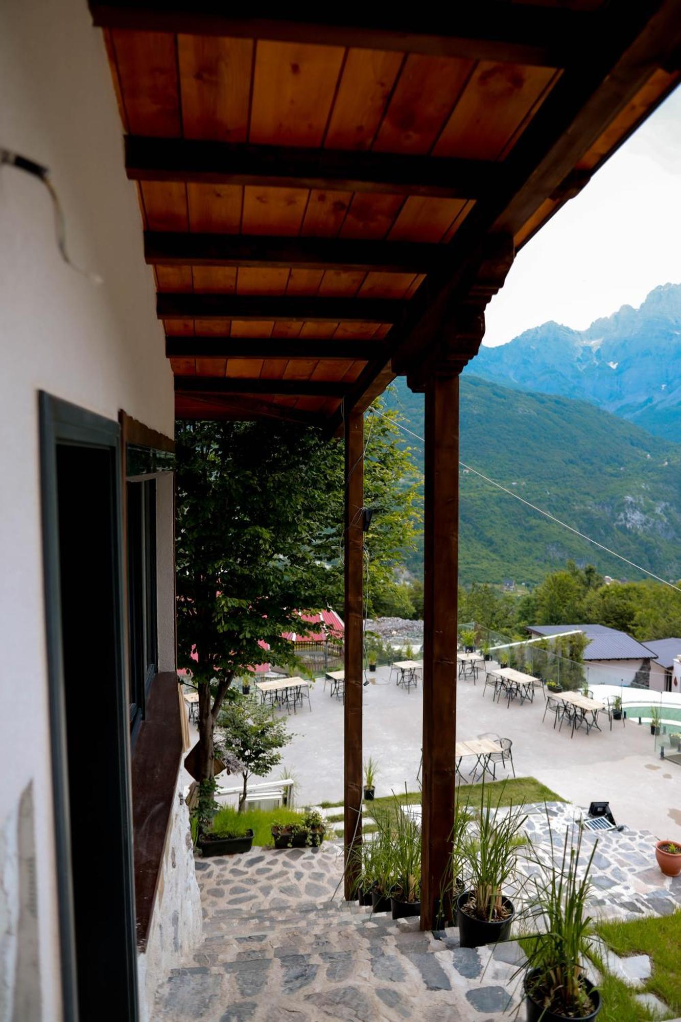 Hotel Thethi Exterior foto